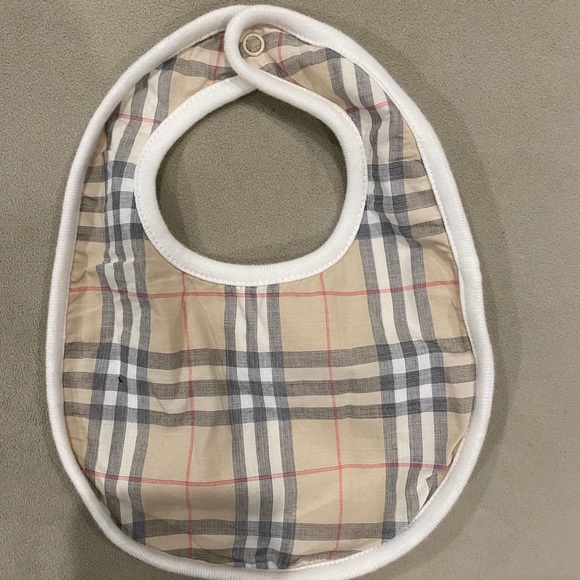 burberry bib